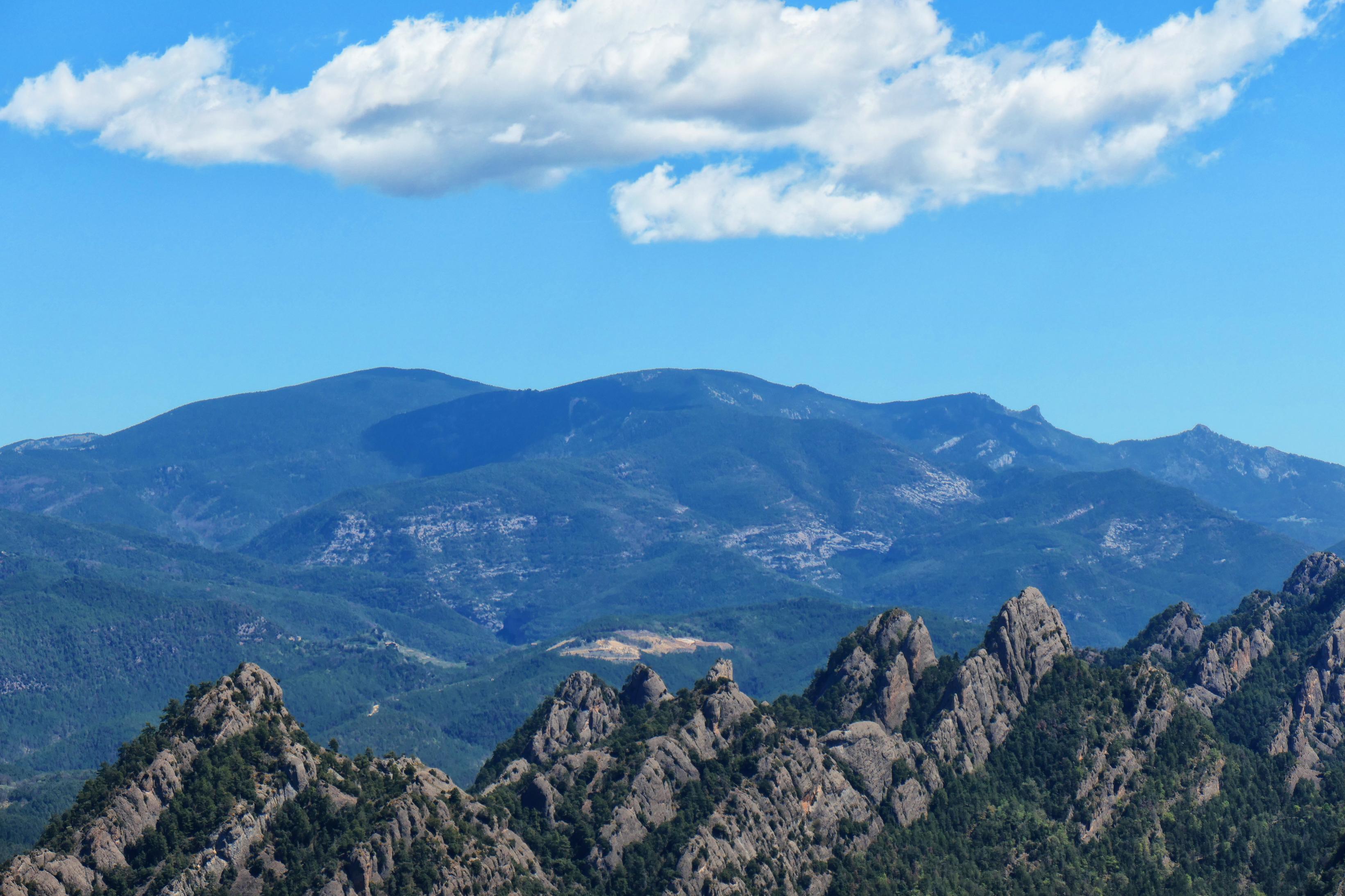Un mar de bosque y piedra en el Berguedà