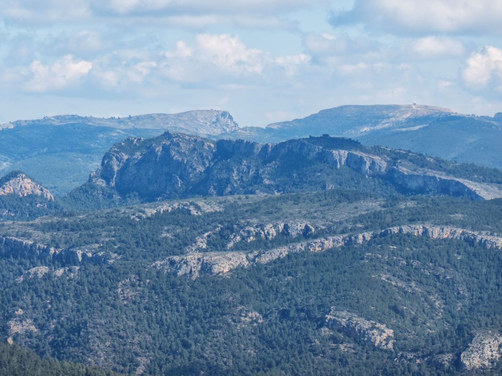Caminando entre abismos y viñedos